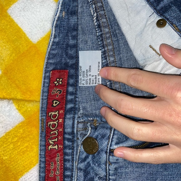 Jeans shorts size 5 - Picture 2 of 3